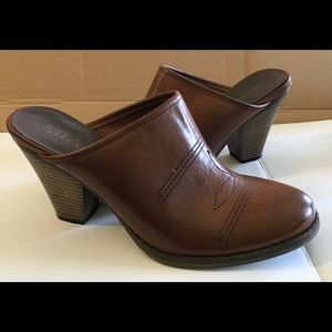 “Sale” Mia Ladies Clogs 3” Heels